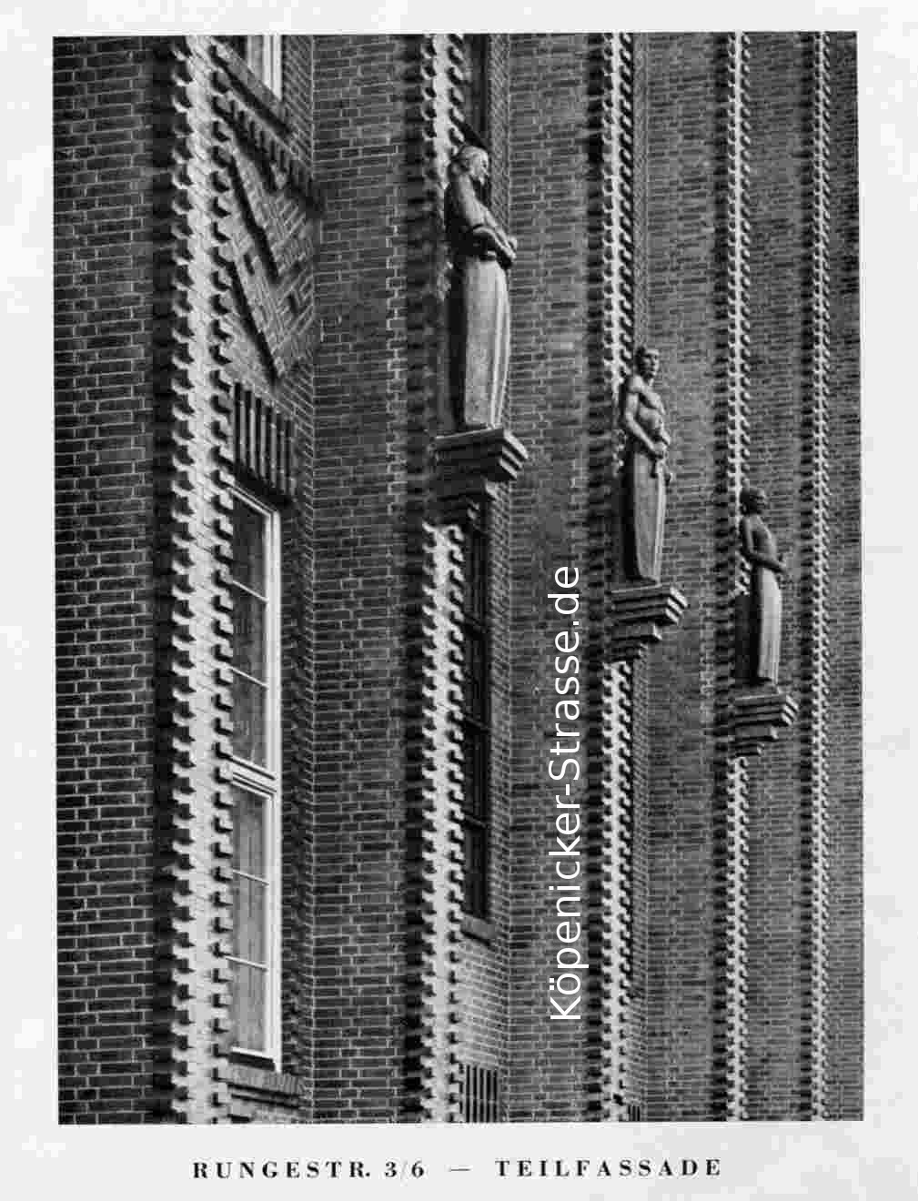 Figuren am AOK Gebaeude